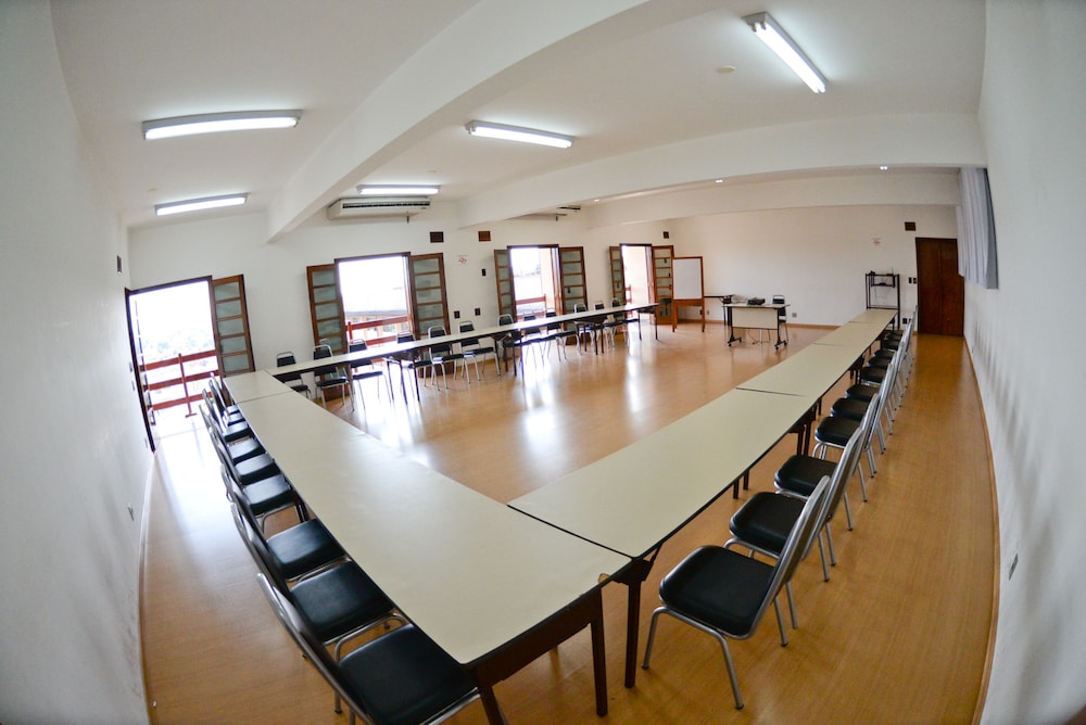 Astron Associado Cristal Palace Hotel 50/56