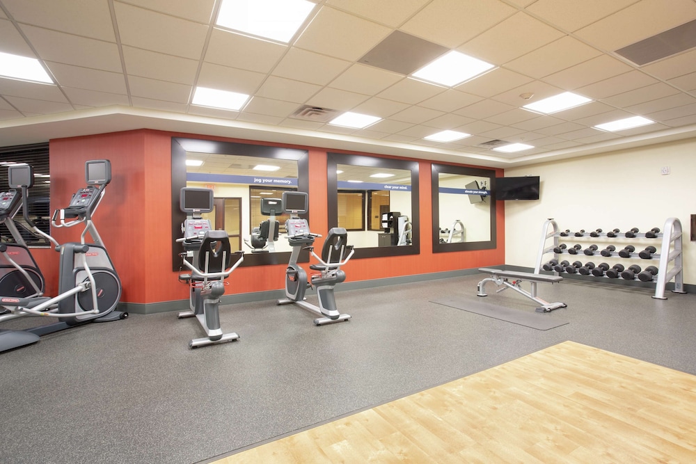 Hampton Inn & Suites I-35/ Mulvane 24/51