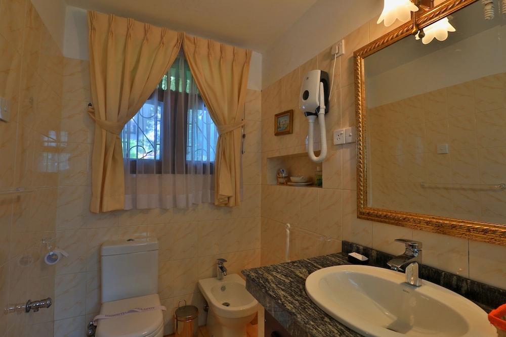 Emel Boutique Hotel 48/50