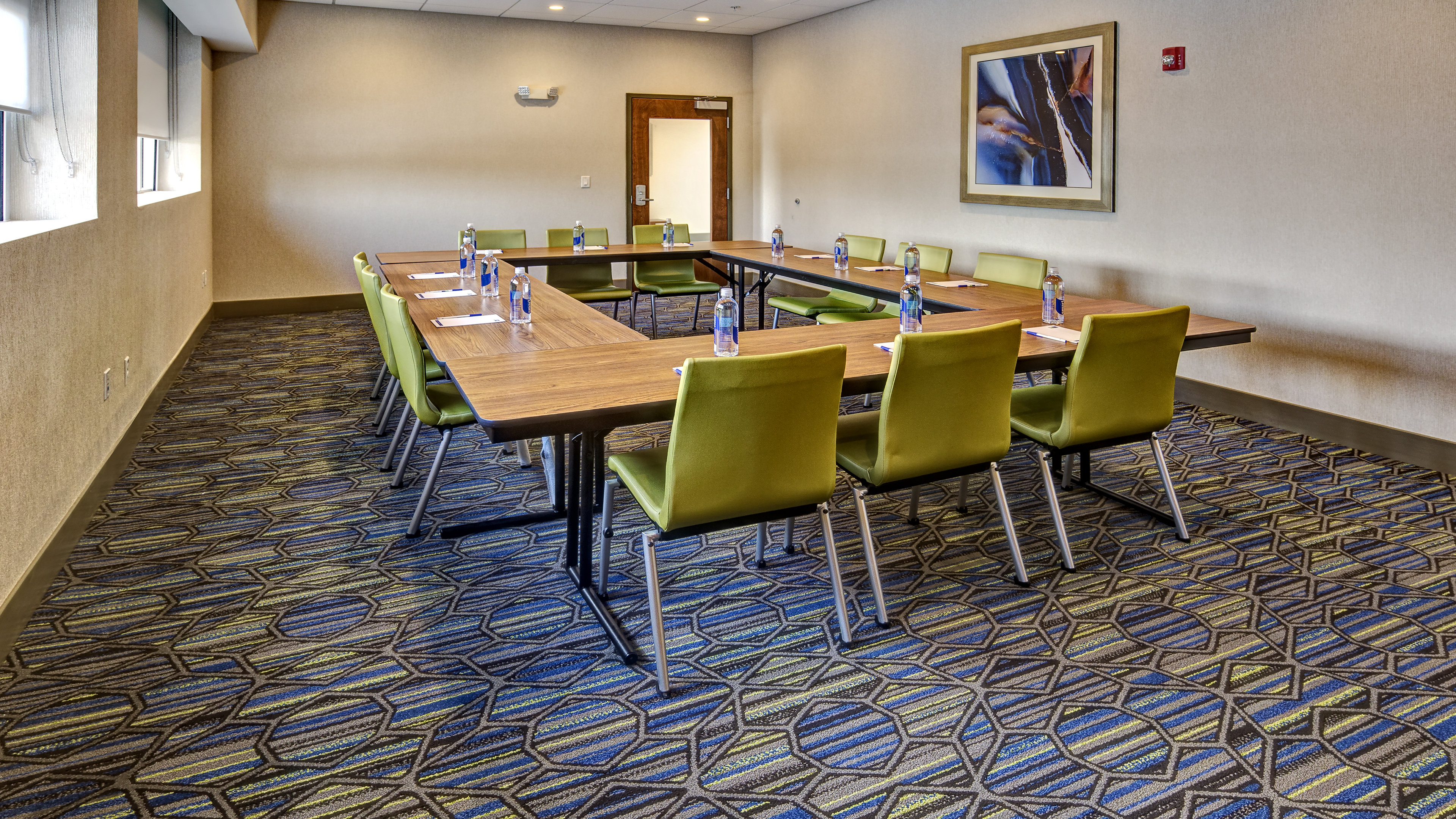 Holiday Inn Express Louisville Airport Expo Center 21/22