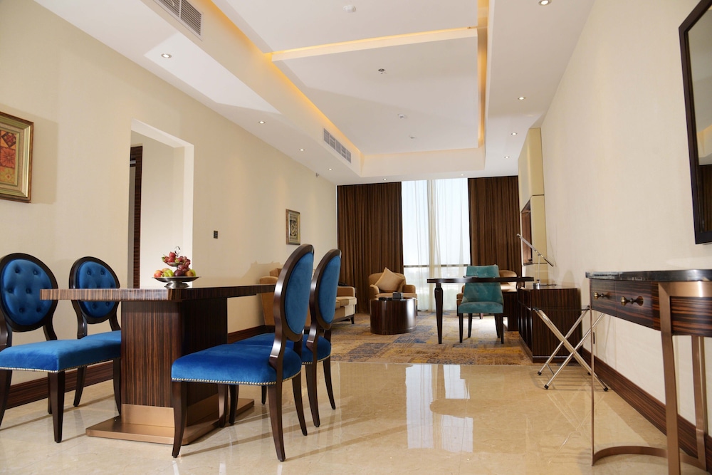 فندق ورويك الخبر(Warwick Al Khobar Hotel) 49/75