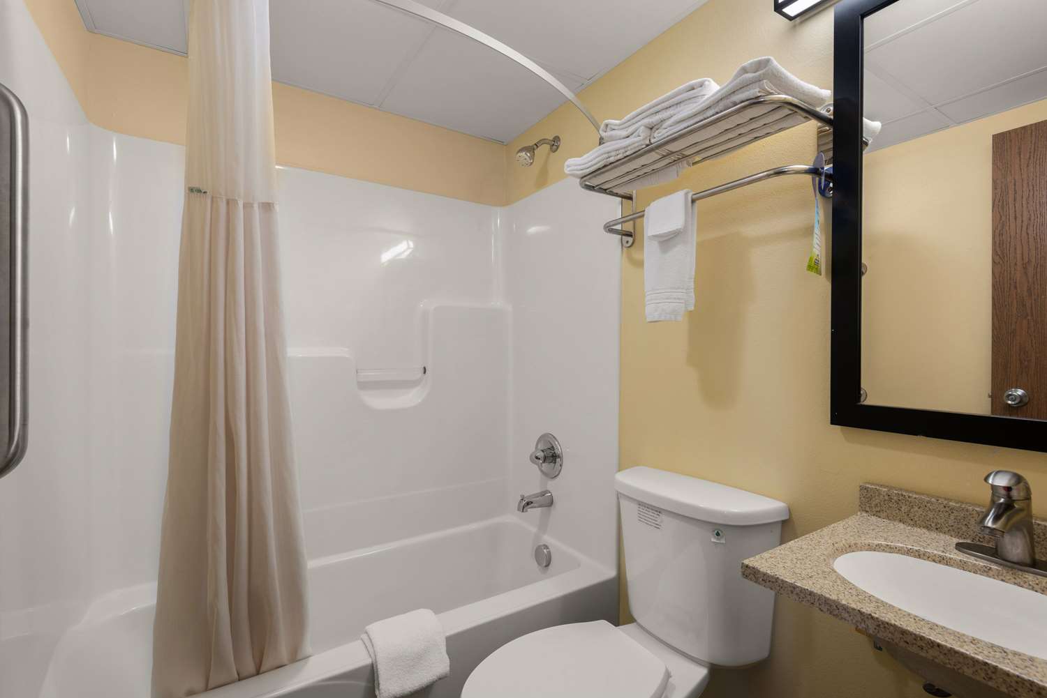 Days Inn by Wyndham Newton - LA 34/34