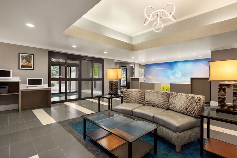 La Quinta Inn & Suites by Wyndham Dublin 41/67