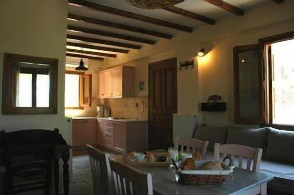 Gera's Olive Grove 23/50