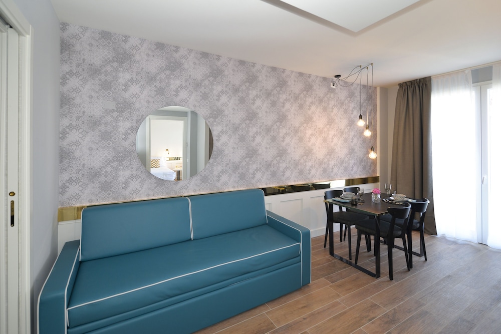 Residence Ten Suite 27/40
