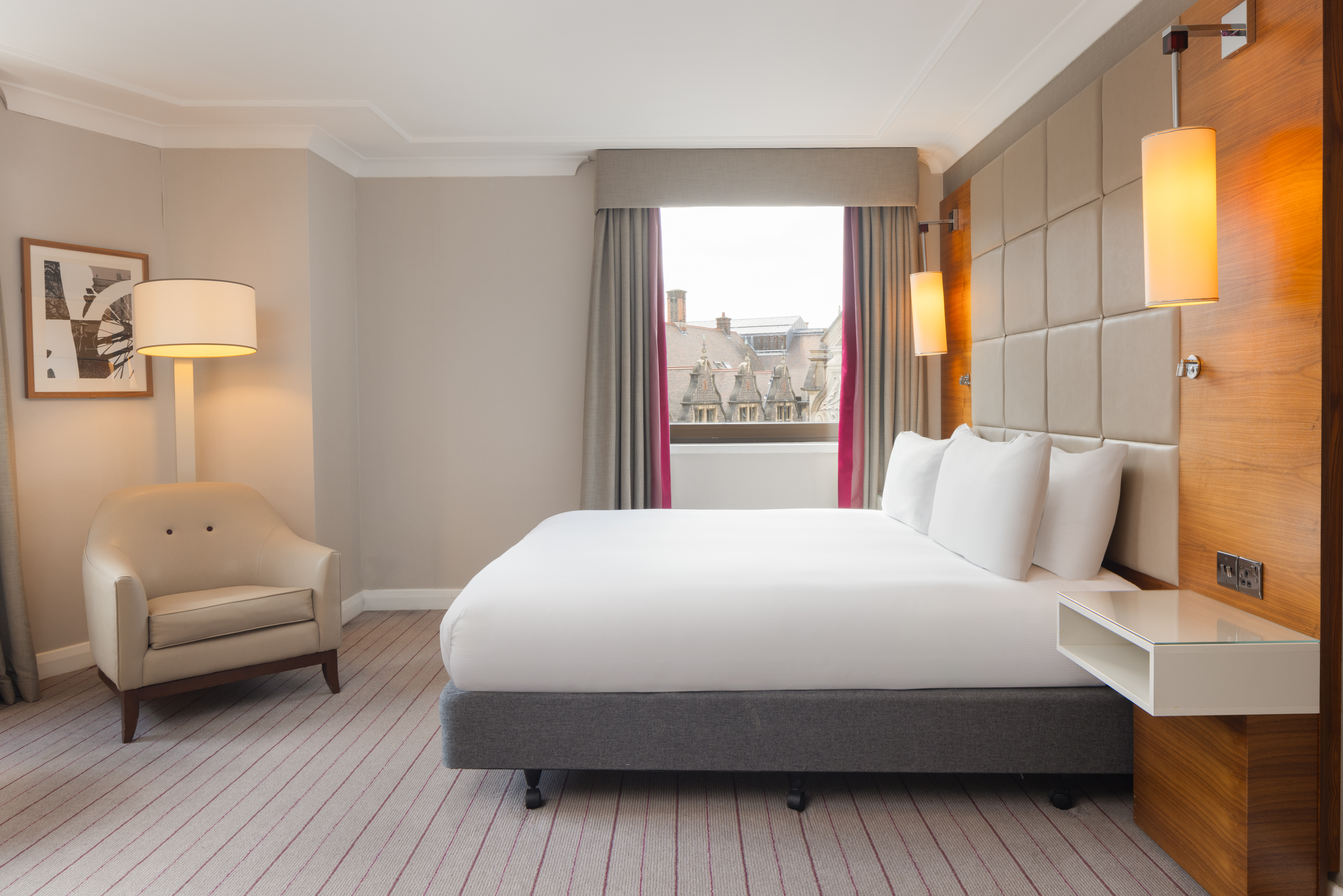 EXECUTIVE, KING BED, WITH VIEW, CORNER