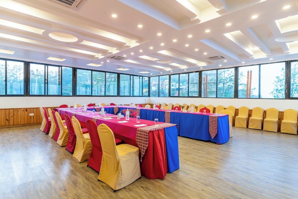 NAGARKOT SHANGRILA RESORT 55/60