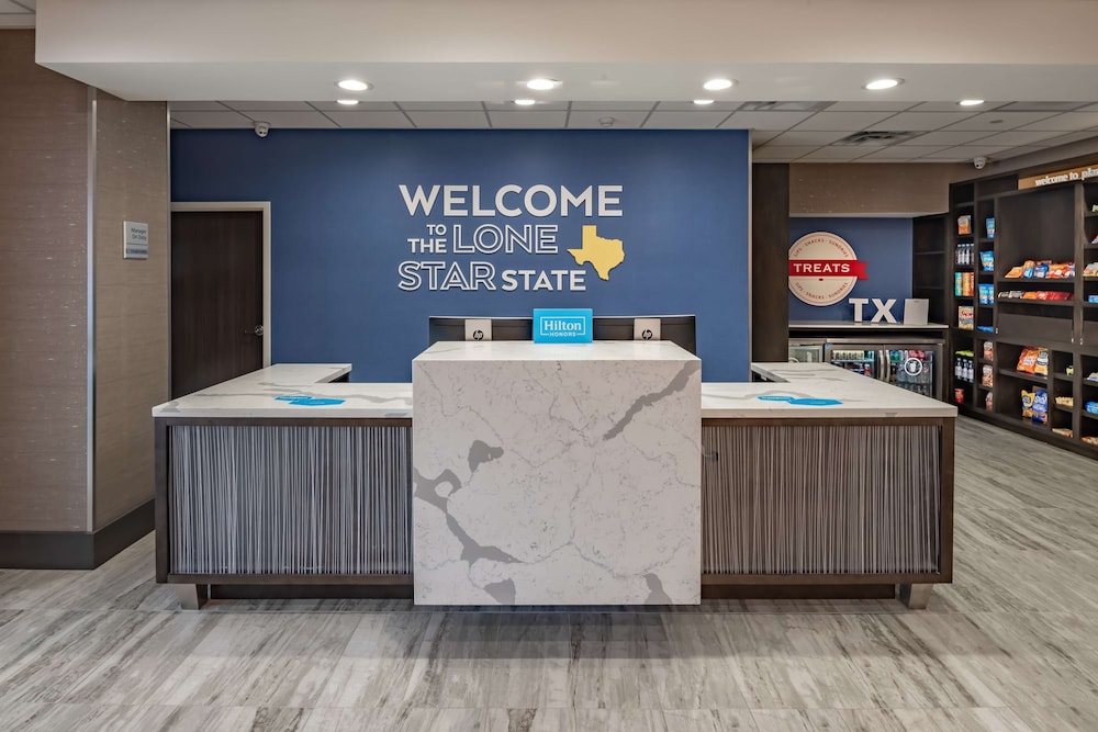 Hampton Inn And Suites Dallas/Plano Central 10/66