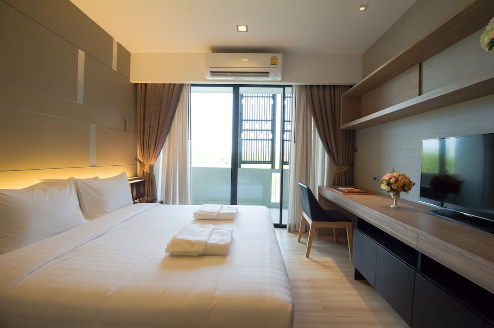 HYDE PARK CHIANGMAI 54/72