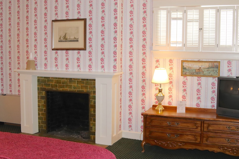 Inn on Mackinac 12/50