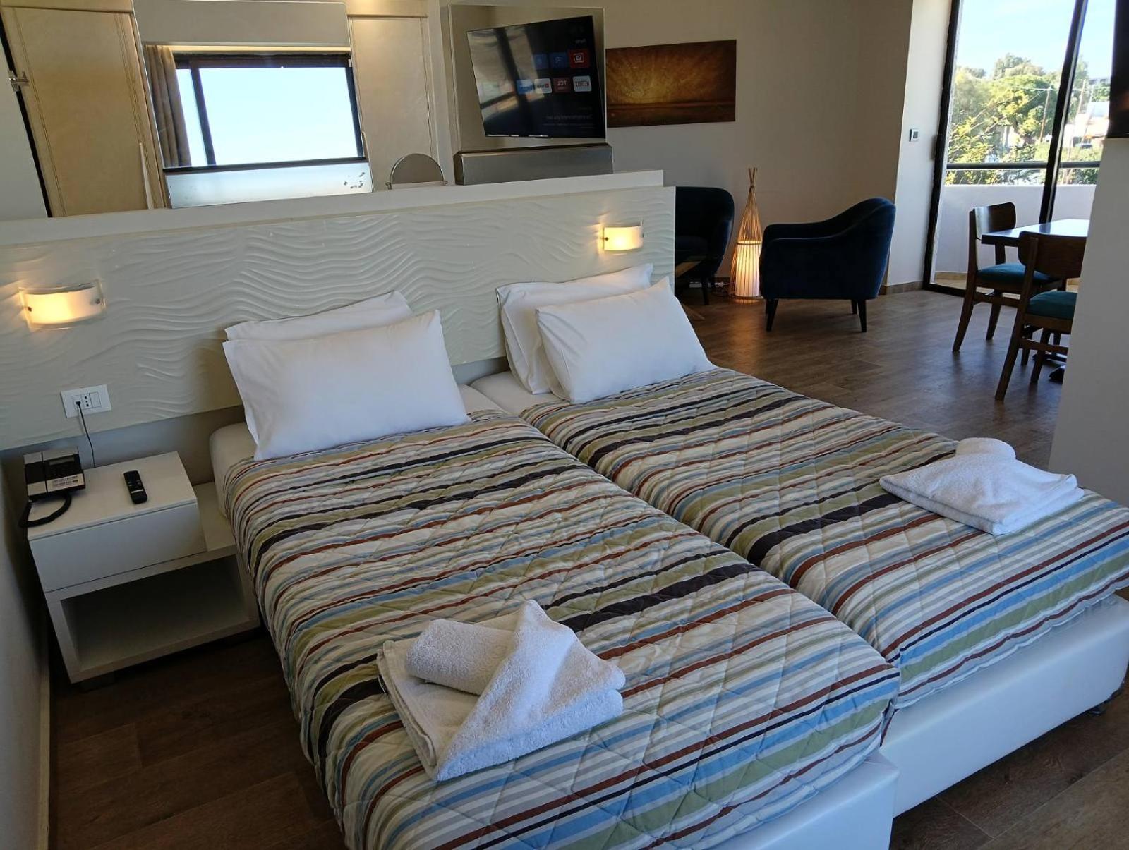 DELUXE, SUITE, SEA VIEW