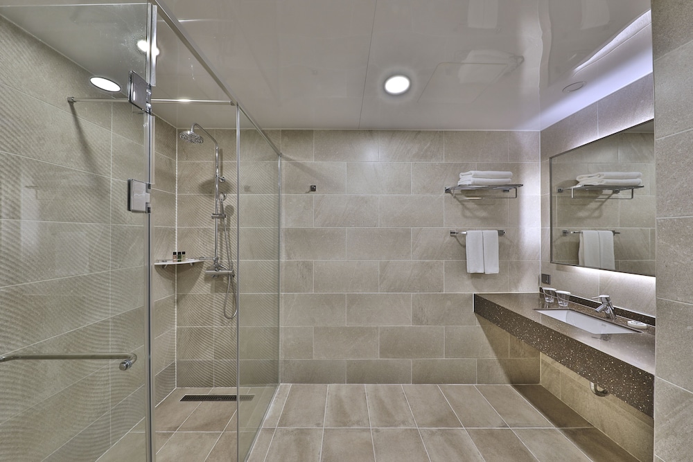 Camphortree Hotel And Resort 10/60
