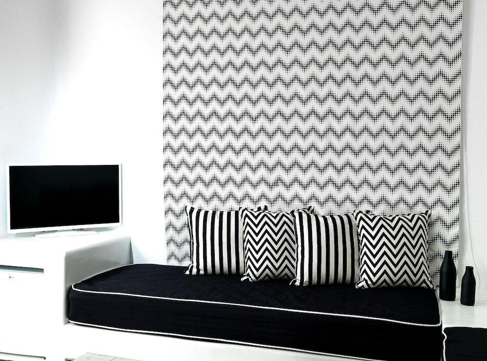 San Marino Suites 38/50