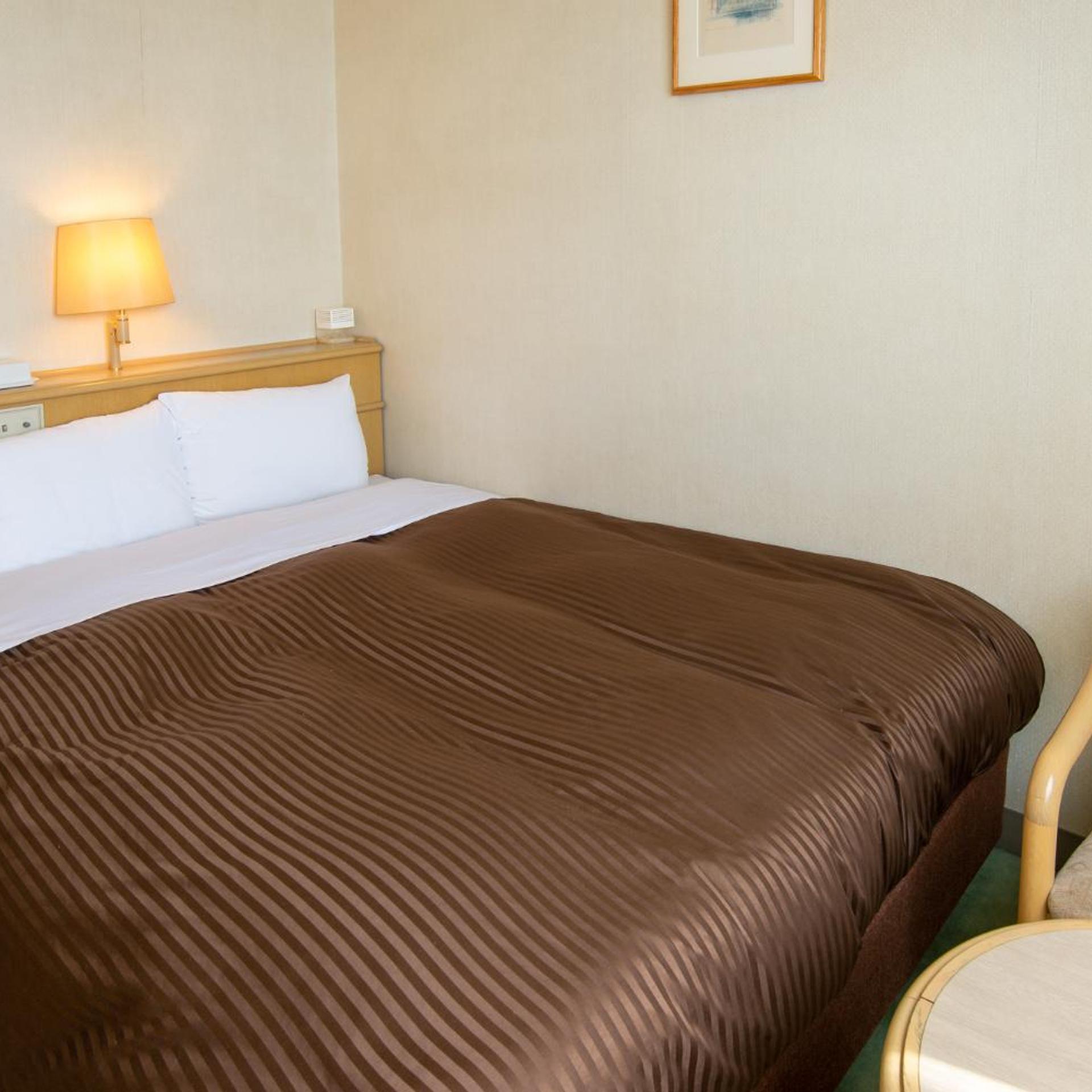 Semi Room, Semi Double Bed, Smoking