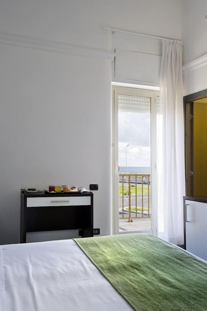 Hotel La Riva 9/63