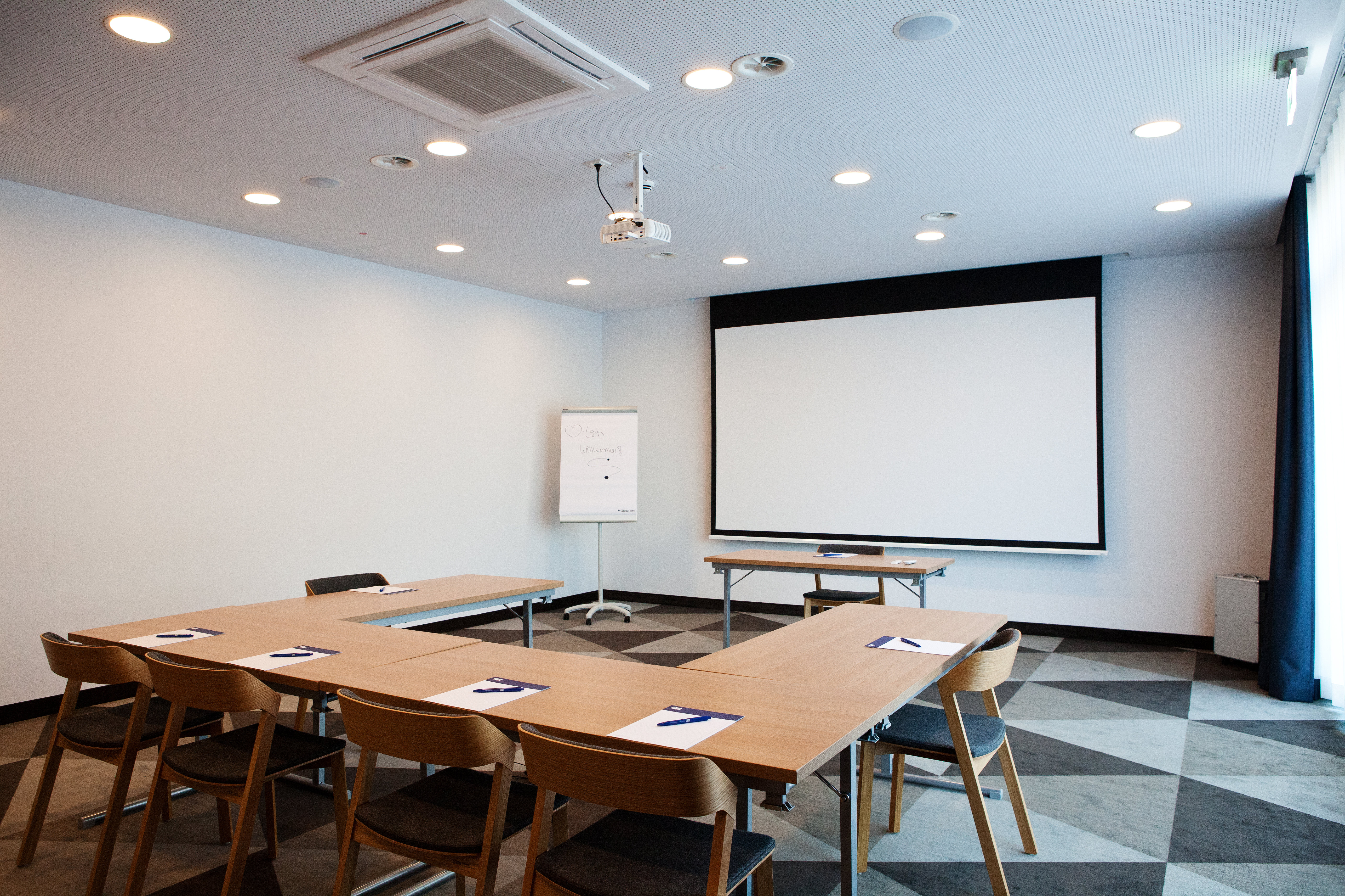 HOLIDAY INN EXPRESS FRANKFURT AIRPORT - RAUNHEIM 43/49