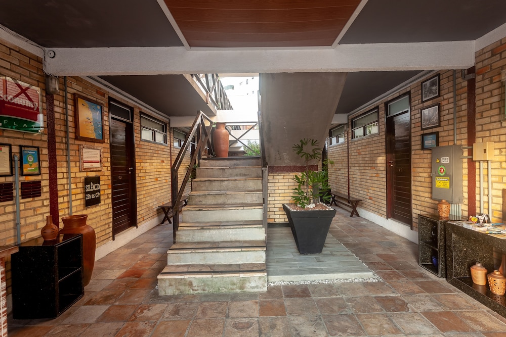 Economy Flat 7/47