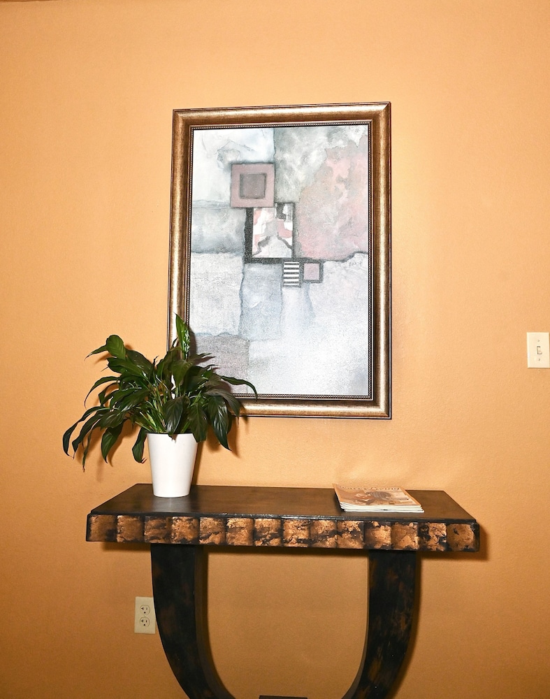 Fortune Inn And Suites Newport 5/50