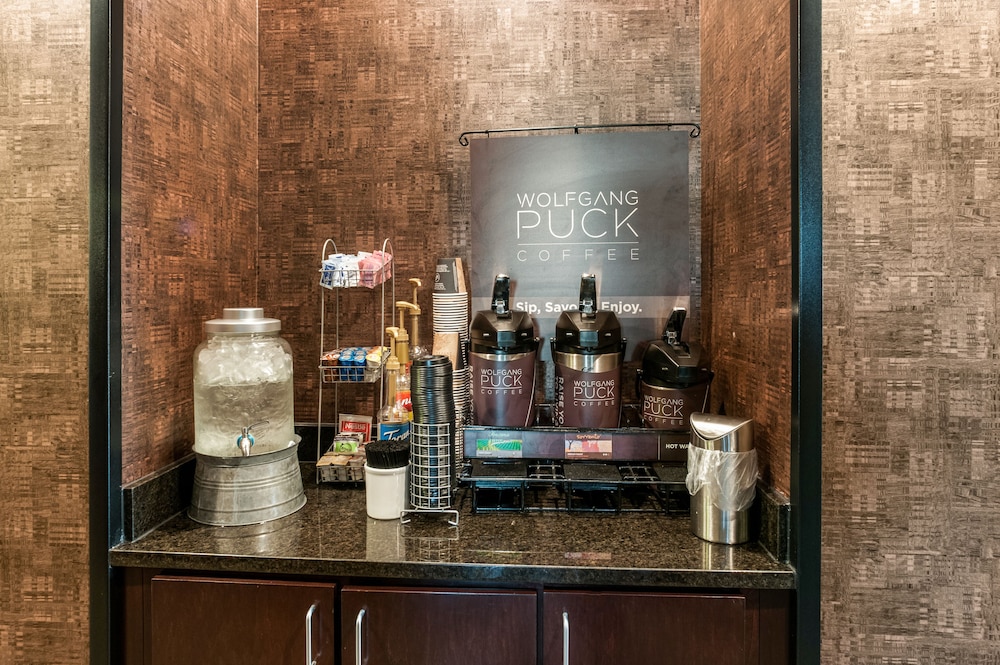 Cobblestone Hotel & Suites - Appleton International Airport 49/62