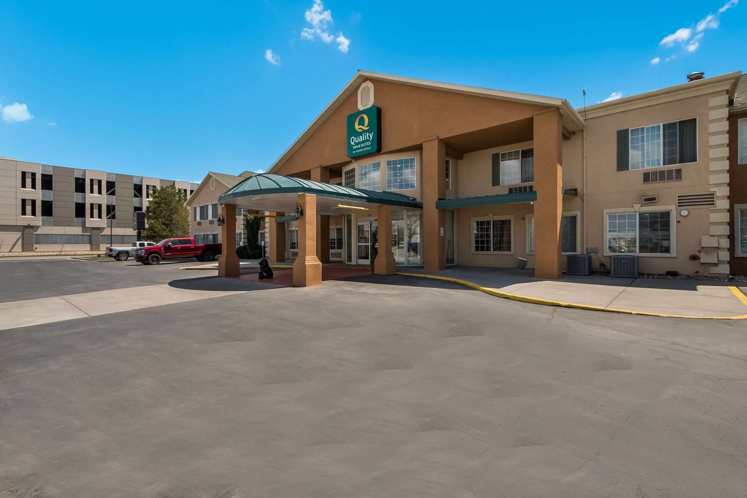 Quality Inn and Suites Airport West 54/57