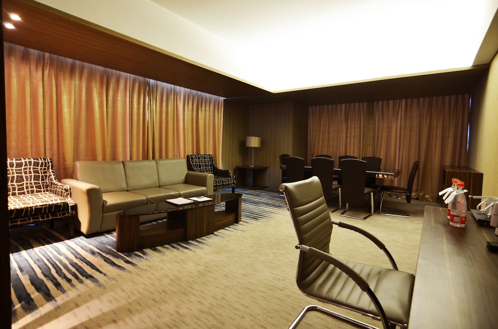 Swiss-Belhotel Cirebon 38/48