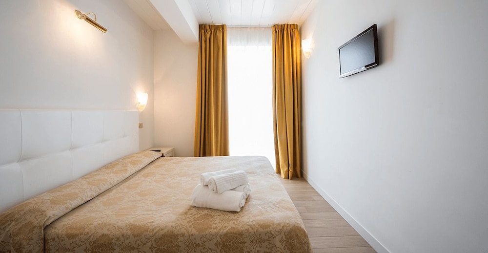 Hotel Alexander 7/50