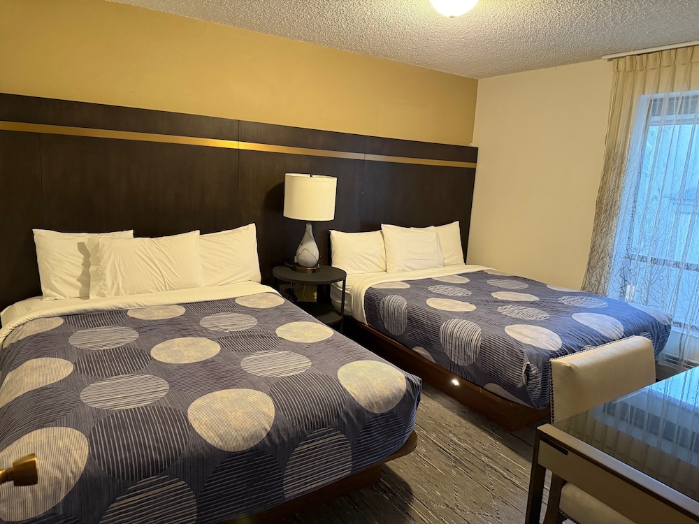 Snowshoe Motel 33/72