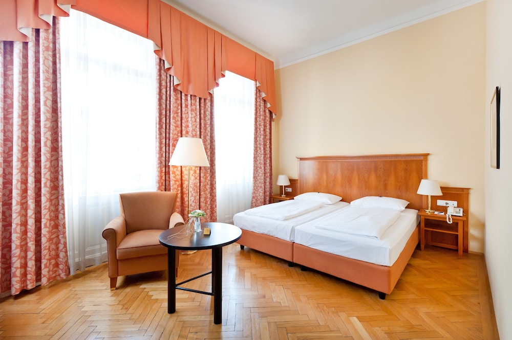 Johann Strauss Hotel 17/52