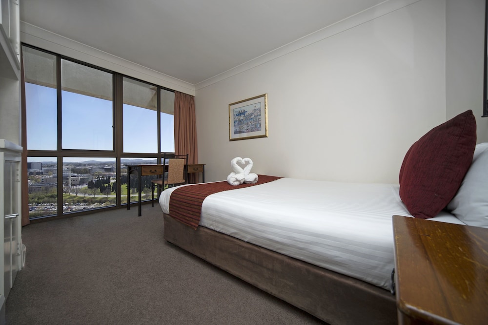 BreakFree Capital Tower Canberra 15/45