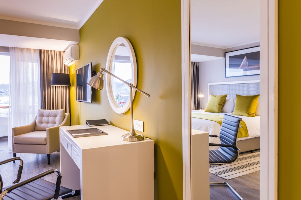 Simon's Town Quayside Hotel 41/60