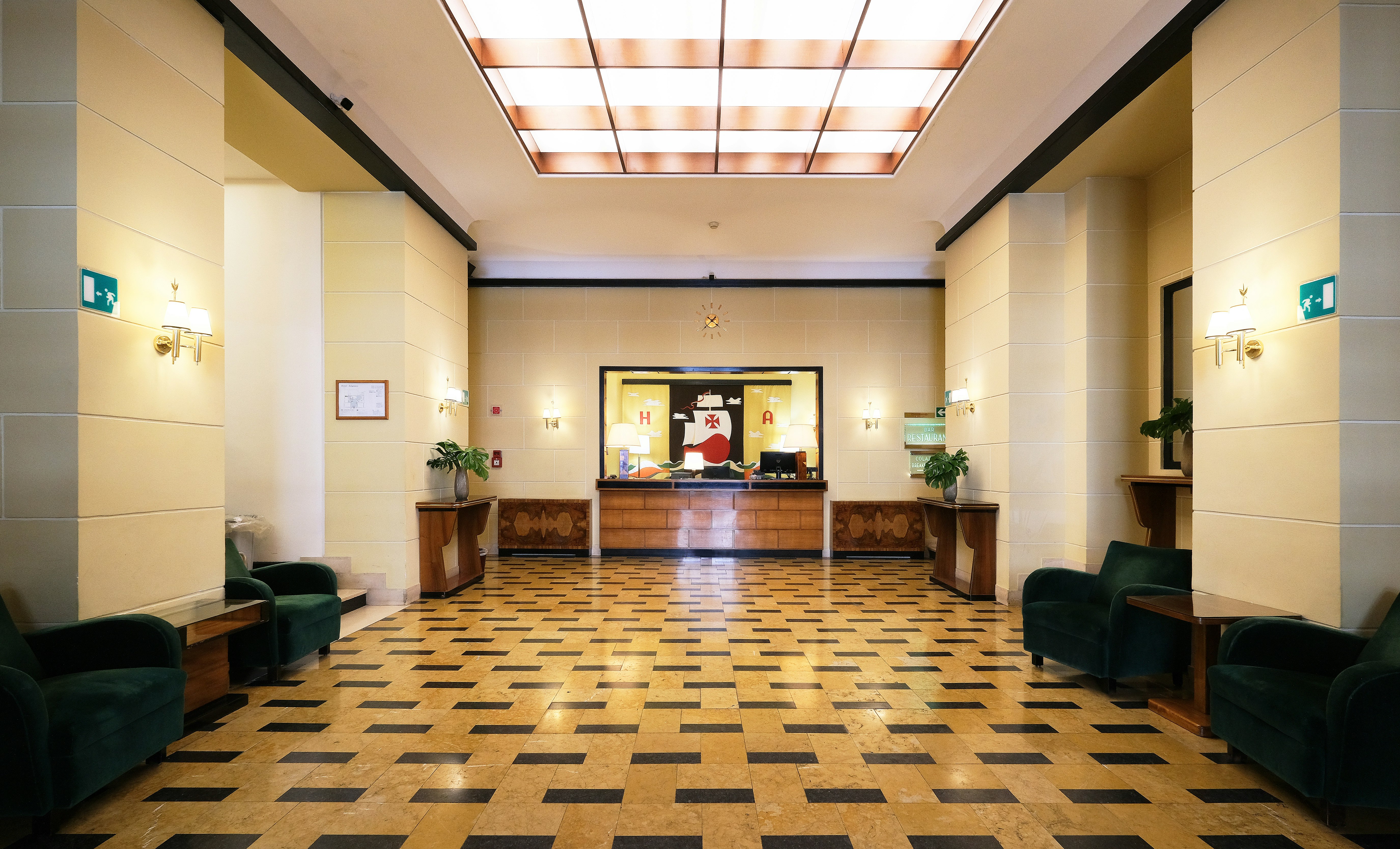 Lobby at Bettoja Hotel Atlantico, ROME