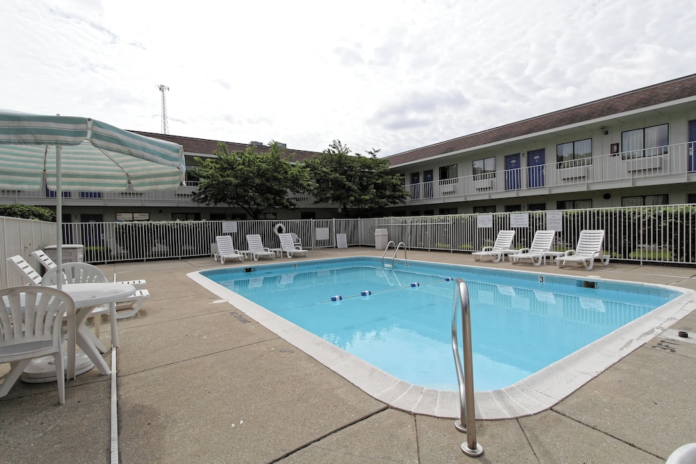 Motel6 Amherst, OH - Cleveland West - Lorain 39/41