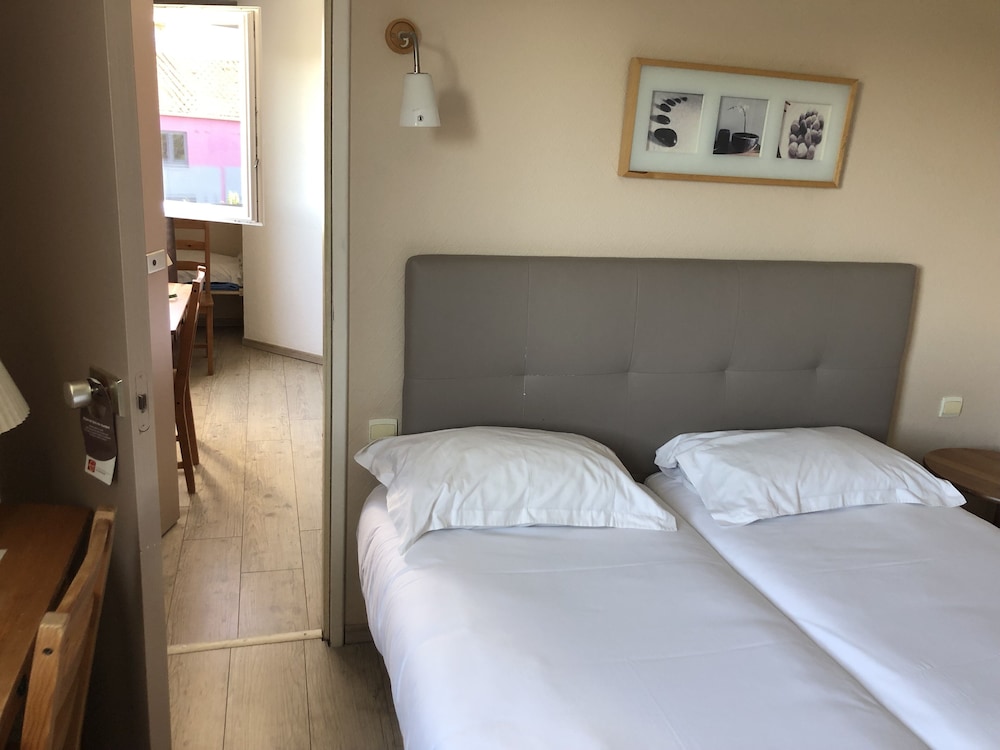 LE SUD HOTEL 9/44