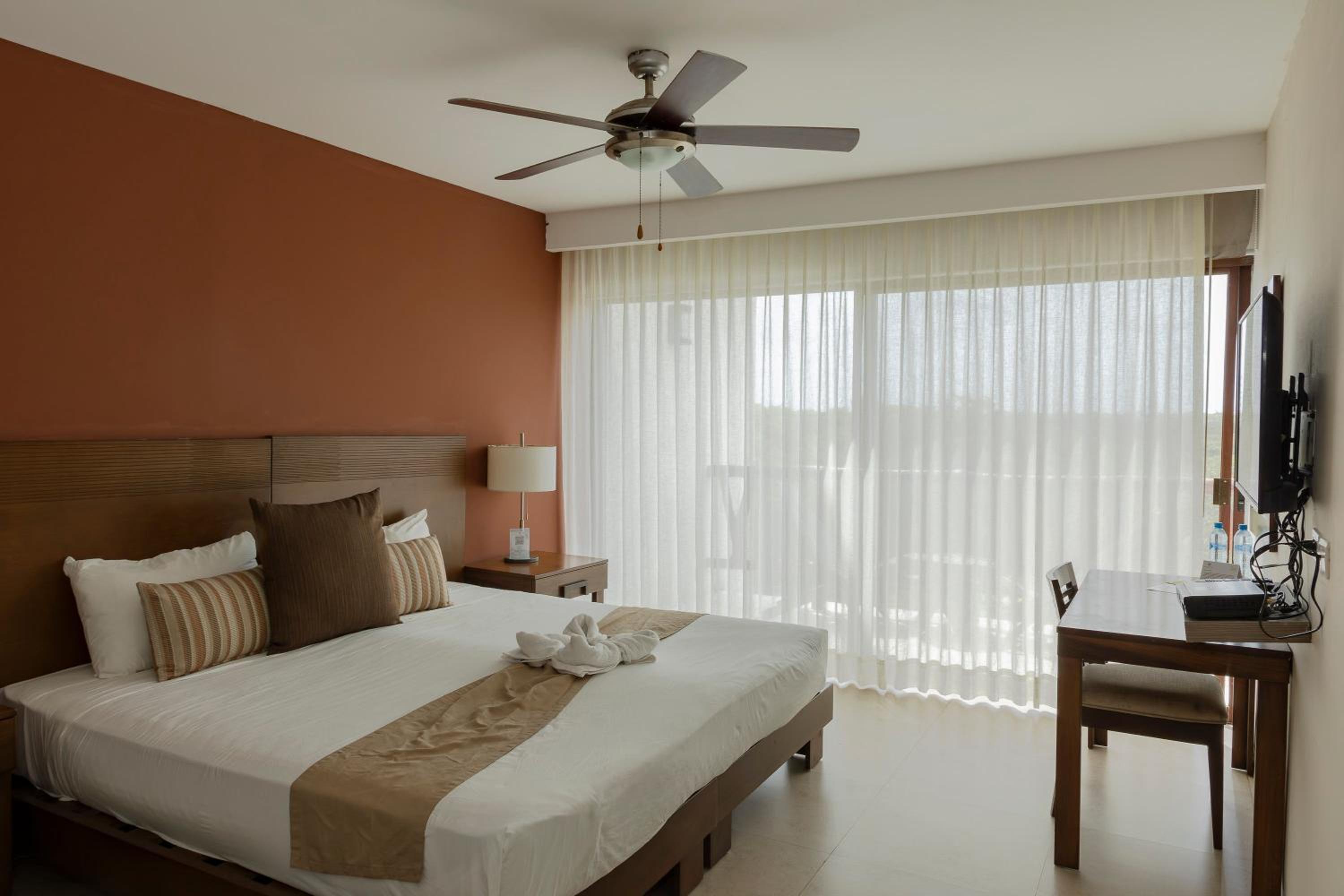 Room, Queen Bed, Sunset View، Koox Quinto Sole Boutique Hotel 4/10