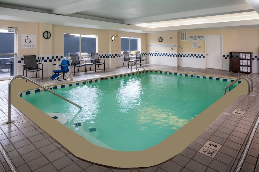 Fairfield Inn Suites By Marriott Gulfport 34/54