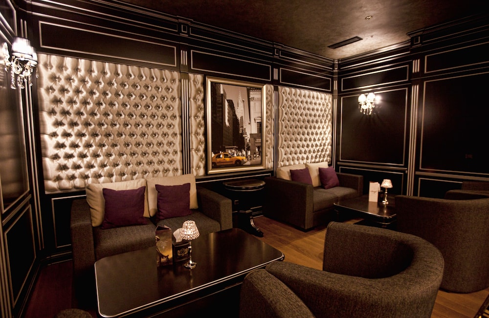 Multi Grand Hotel 37/68