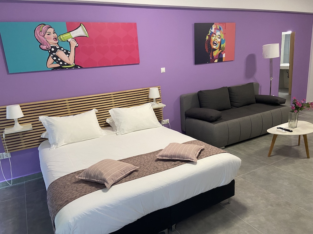 Connect Suites 16/48