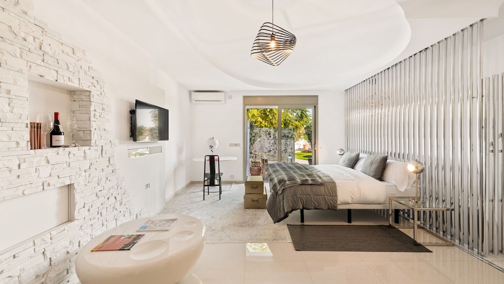 Molo 44 Suites Puerto Banus 66/85