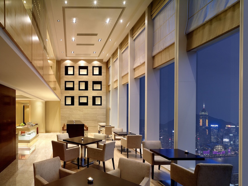 HYATT REGENCY HONG KONG TSIM SHA TSUI 40/55