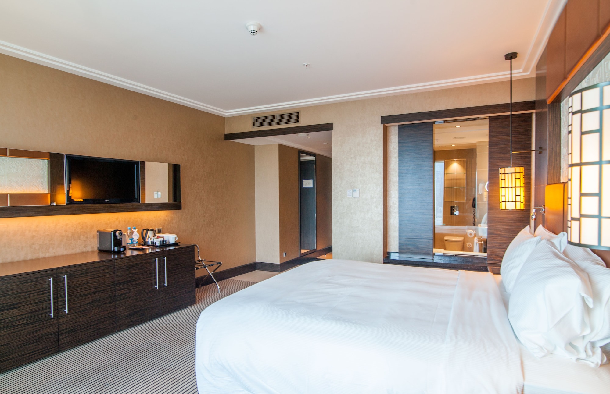 Executive, King Bed