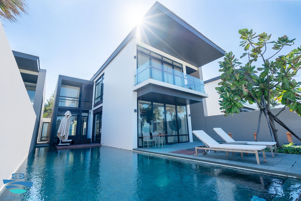 Beach front villa by Emblemsea in hyatt 2/50
