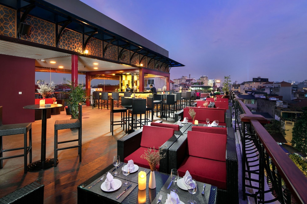 MK Premier Boutique Hotel 51/65