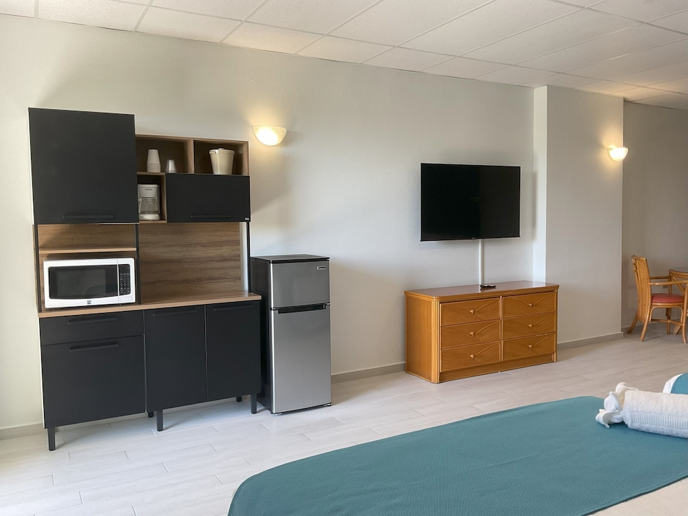 Fajardo Inn 34/50