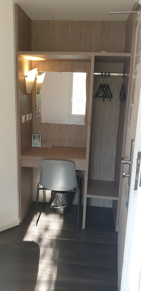 Kyriad Direct Poissy Acheres 2/20