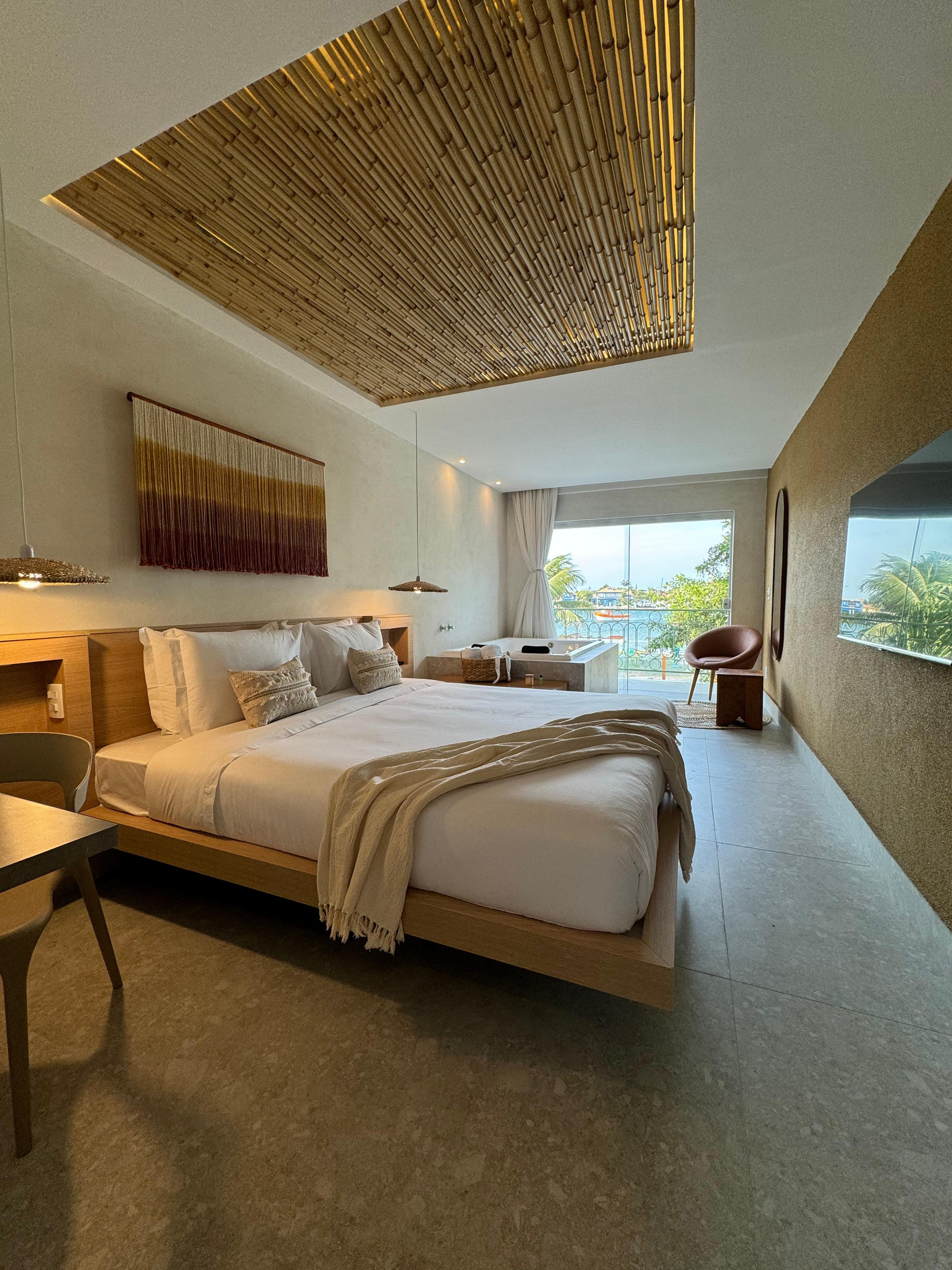 Master, Suite, Double Bed, Lake View