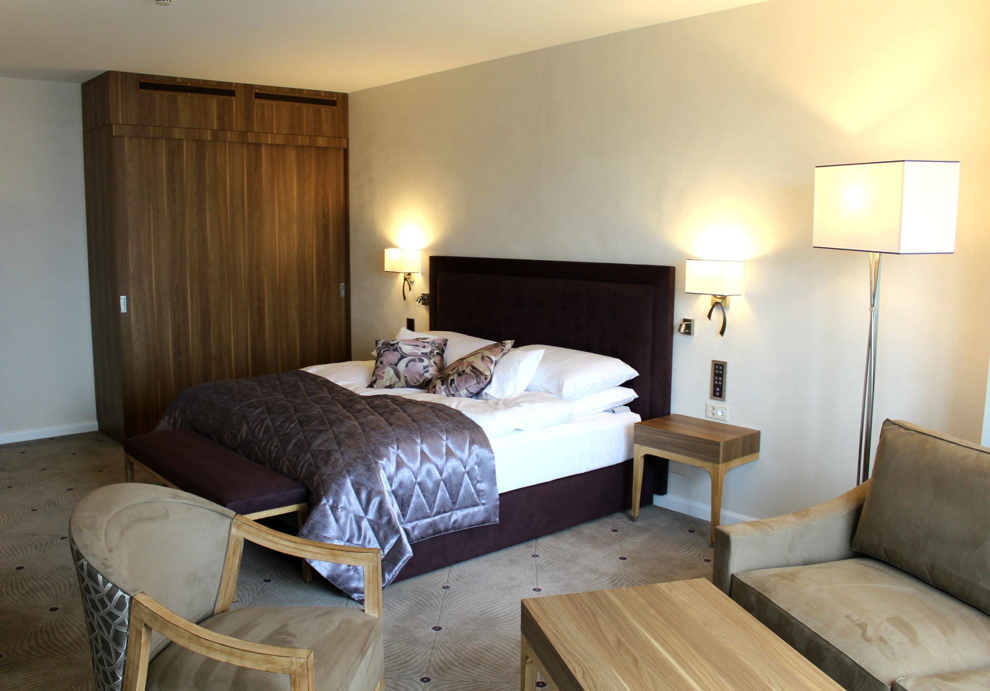 City, Premium, King Bed