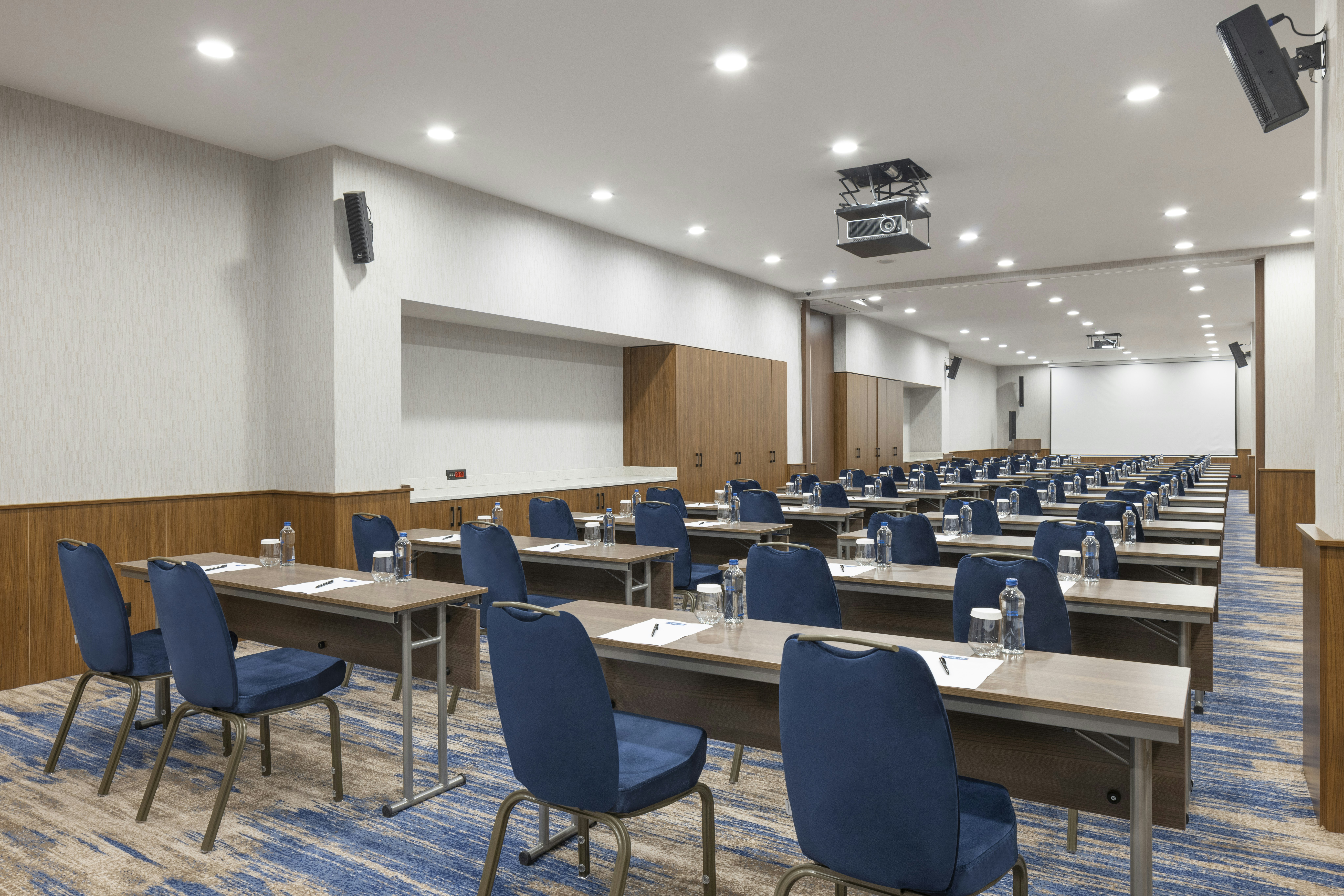 Hampton by Hilton Istanbul Arnavutkoy 32/43
