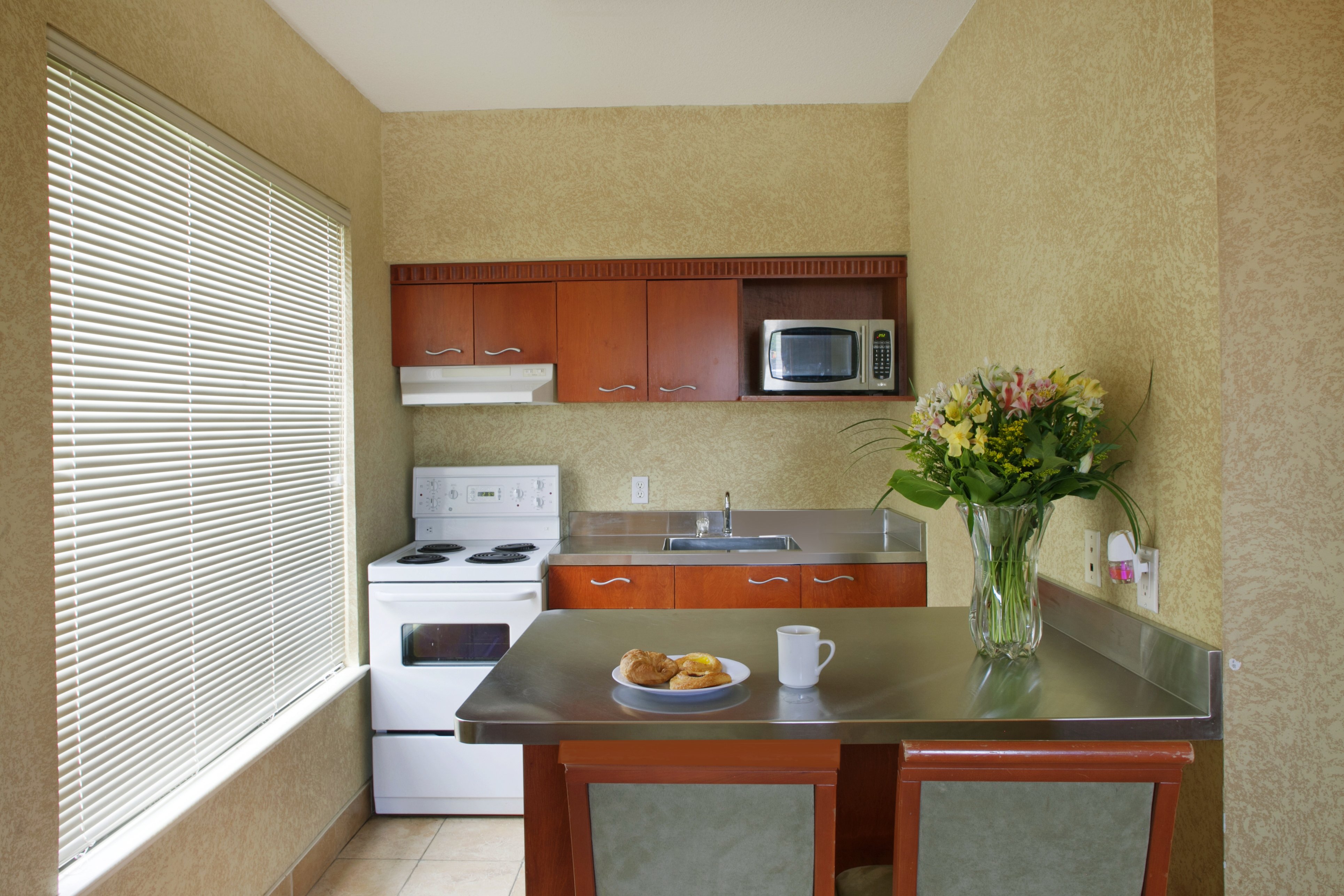 Canadas Best Value Inn Richmond Hill 4/15