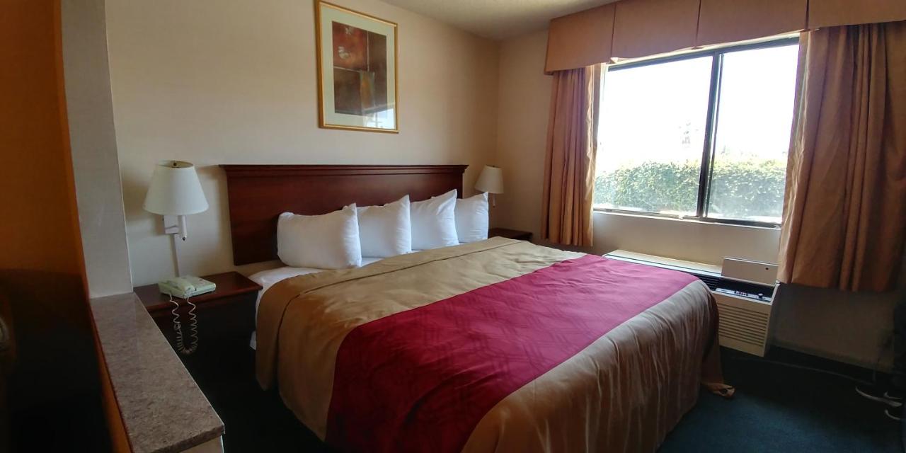 Motel6 Artesia, CA 18/41