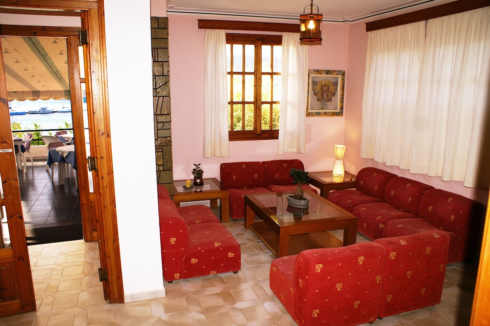 Drymna Hotel 17/50